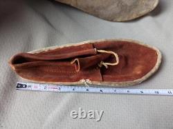 Souliers MOCCASINS antiques FAITS MAIN rustiques TAILLE 9 vintage POSTE DE COMMERCE indien