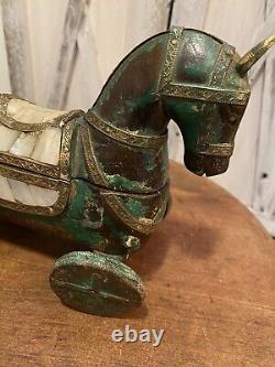 Statuette de cheval en bois vintage avec boîte à tika en laiton et bronze sculptée à la main 8'