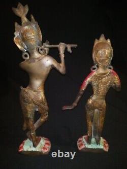 Statuette en bronze rituelle traditionnelle indienne antique du dieu Krishna Radha, collectionnable.