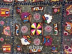 Tenture Murale en Broderie Banjara Kutch Exquise Vintage