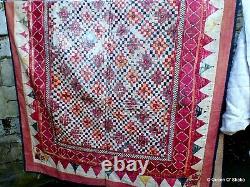 Tenture murale antique en broderie textile Dharanio Inde Saurashtra Gujarat