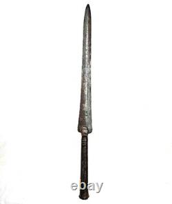 Tête de lance en fer antique Mughal vintage des années 1800, originale et forgée à la main, avec visage de lion.
