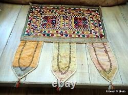 Toran cérémoniel brodé du Gujarat, Vintage du 20ème siècle