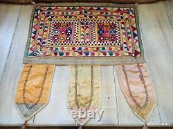 Toran cérémoniel brodé du Gujarat, Vintage du 20ème siècle