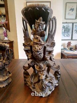 Une Ancienne Paire De Sculptures En Bois D'ébène Sculptées À La Main Vishnu Riding Garuda 16