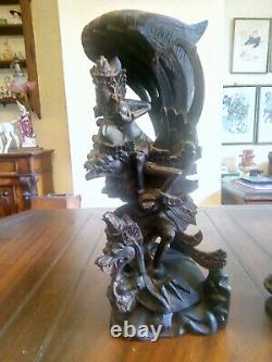 Une Ancienne Paire De Sculptures En Bois D'ébène Sculptées À La Main Vishnu Riding Garuda 16
