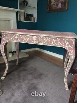 Une table/console indienne peinte décorative d'époque vintage très inhabituelle vers 1970