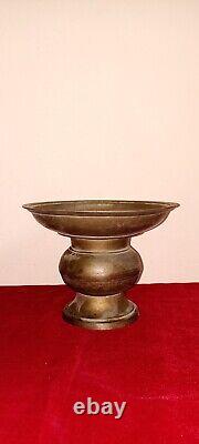 Vase à fleurs ancienne en laiton et bronze du Sud de l'Inde - Pot de crachat Pooja E39
