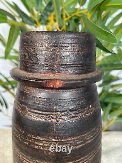 Vase ancien rustique en bois sculpté népalais pour l'eau