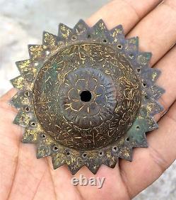 Vieille Belle Main Sculptée Mughal Shield's Copper Boss Avec Travail D'or