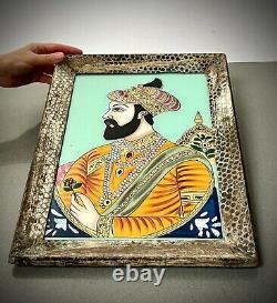 Vieille Peinture En Verre Inversé Indien. Mughal Prince Avec Rose. Cadre Art Déco