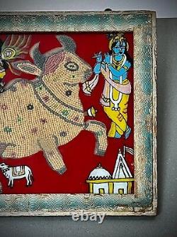 Vintage Indien Vers L'envers Verre Et Peinture De Perles. Krishna, La Vache Et Le Veau. Surabhi